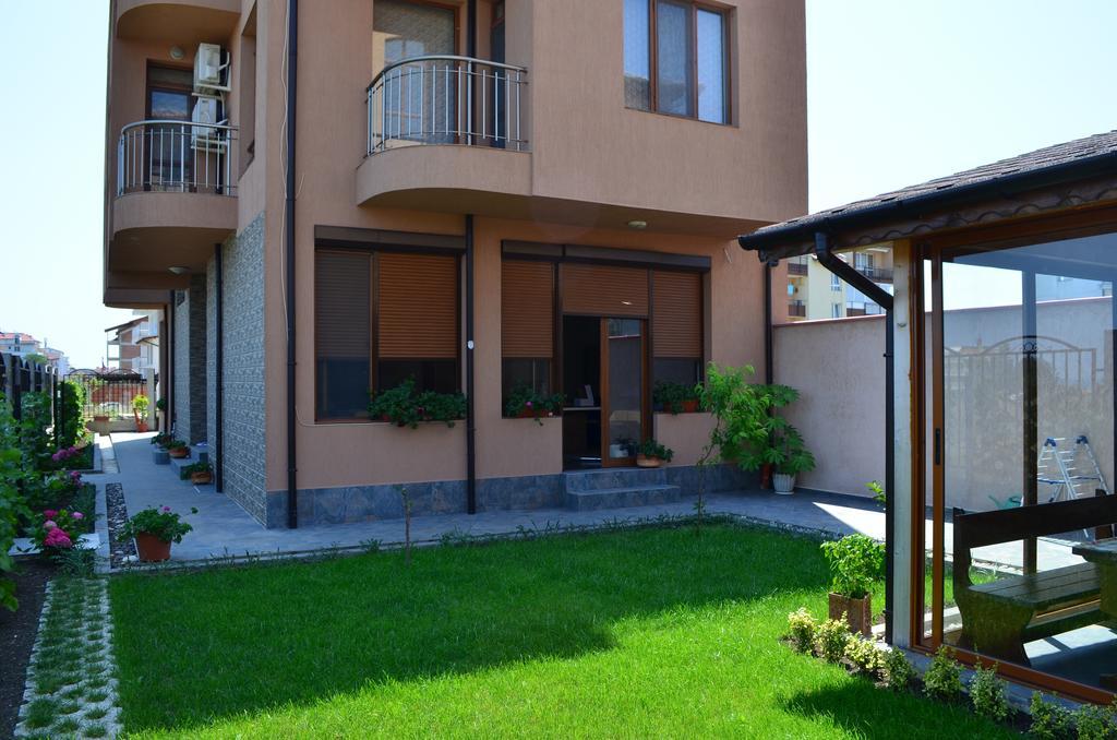 Guest House Georgievi Primorsko Bagian luar foto
