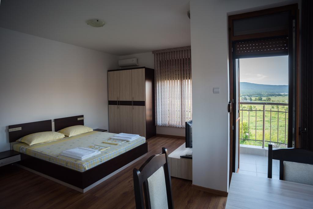 Guest House Georgievi Primorsko Bagian luar foto